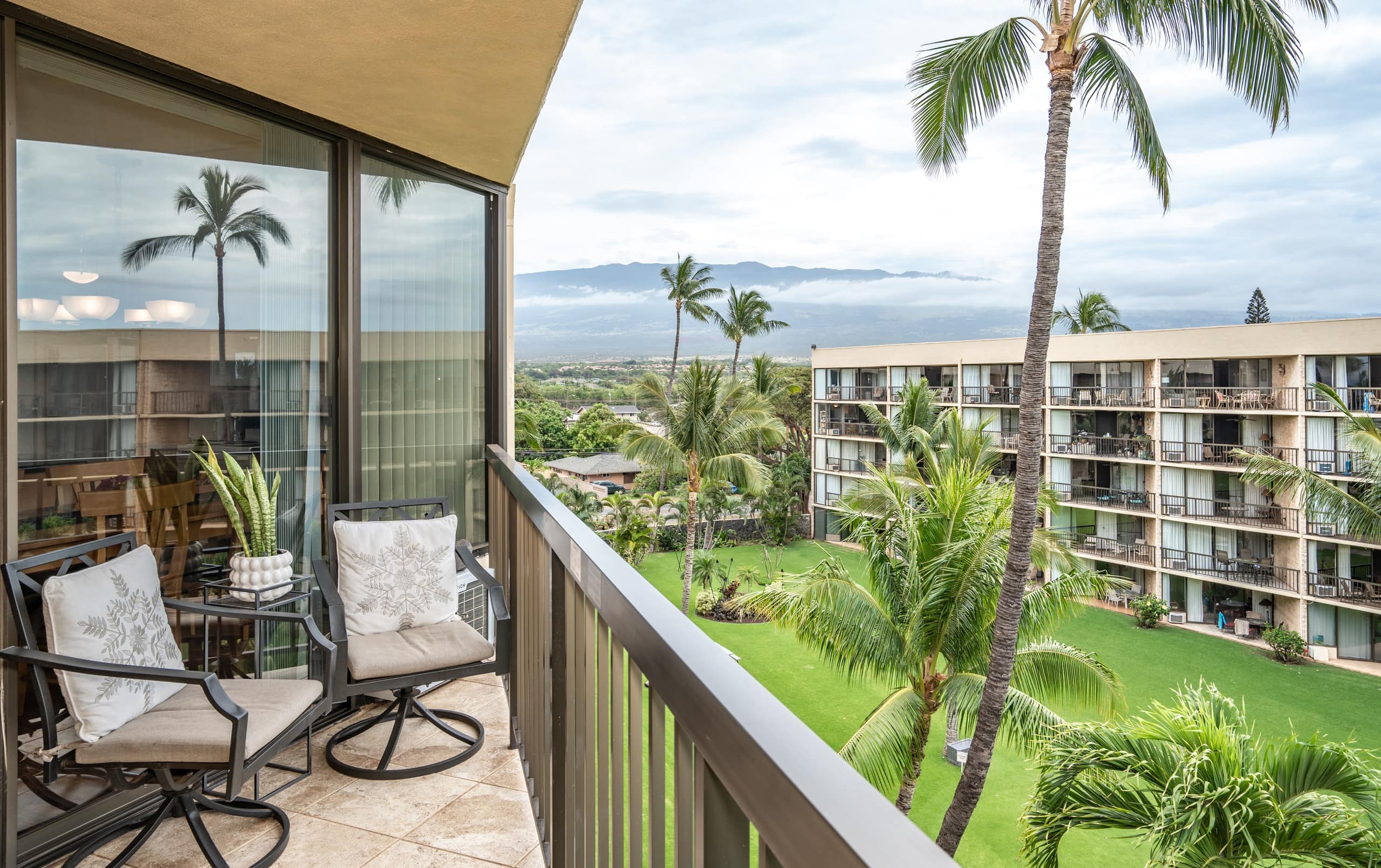 Condo in Kihei · ★4.5 · 2 bedrooms · 4 beds · 2 private baths - Image 35