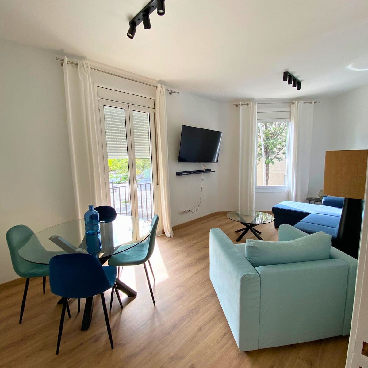 Successful Airbnb property: Cozy and Modern Apartment in Poblenou in Provençals Del Poblenou