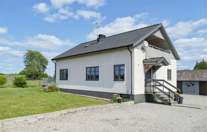 5 Bedroom Amazing Home In Tingsryd - Tingsryd