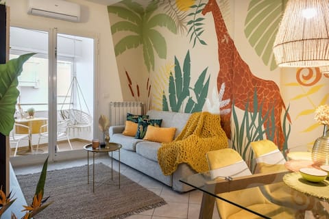 Elegant two-room apartment with sea view and parking