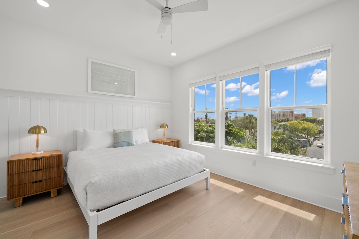 Dormitorio king #4 con TV inteligente + Mucha iluminación natural