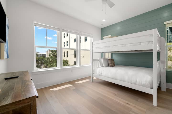 Ağıllı TV ilə 6 nömrəli tam çoxmərtəbəli yataq otağı