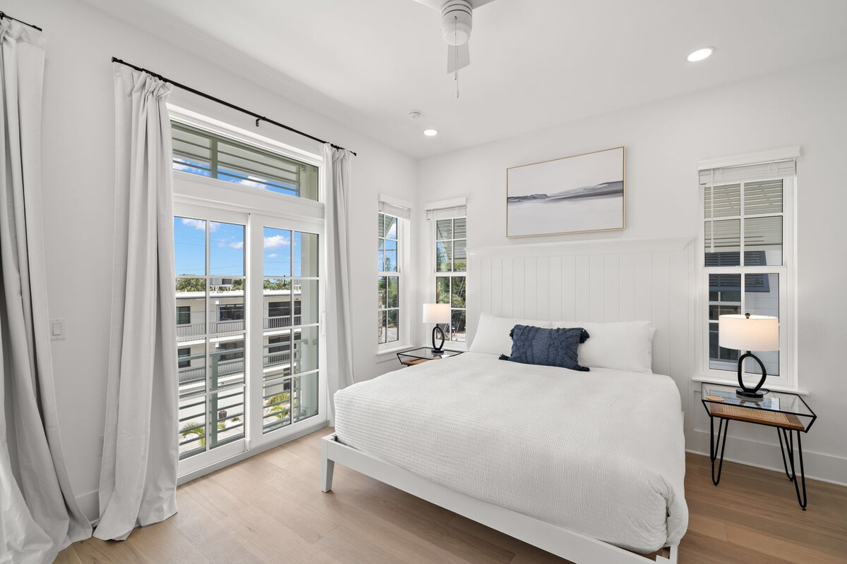 Dormitorio king #2 con TV inteligente + balcón compartido