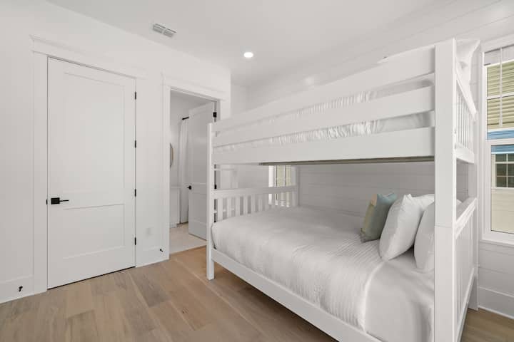 Ağıllı TV + Suiti Hamam Otağı ilə Tam Çoxmərtəbəli Yataq Otağı #5