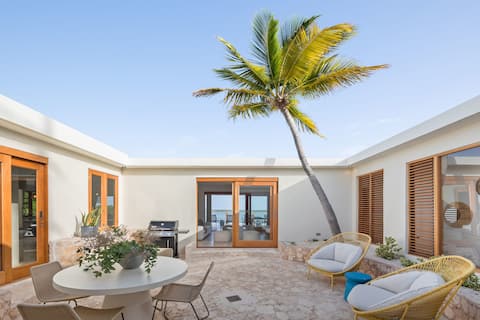 Successful Airbnb property: Villa Pacifica at Mary Lee's by the Sea in Guánica