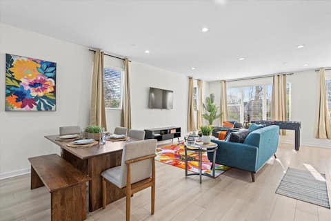 Top performing Airbnb: Spacious Modern 3BR/3.5BH Charlotte Townhouse in Plaza Shamrock
