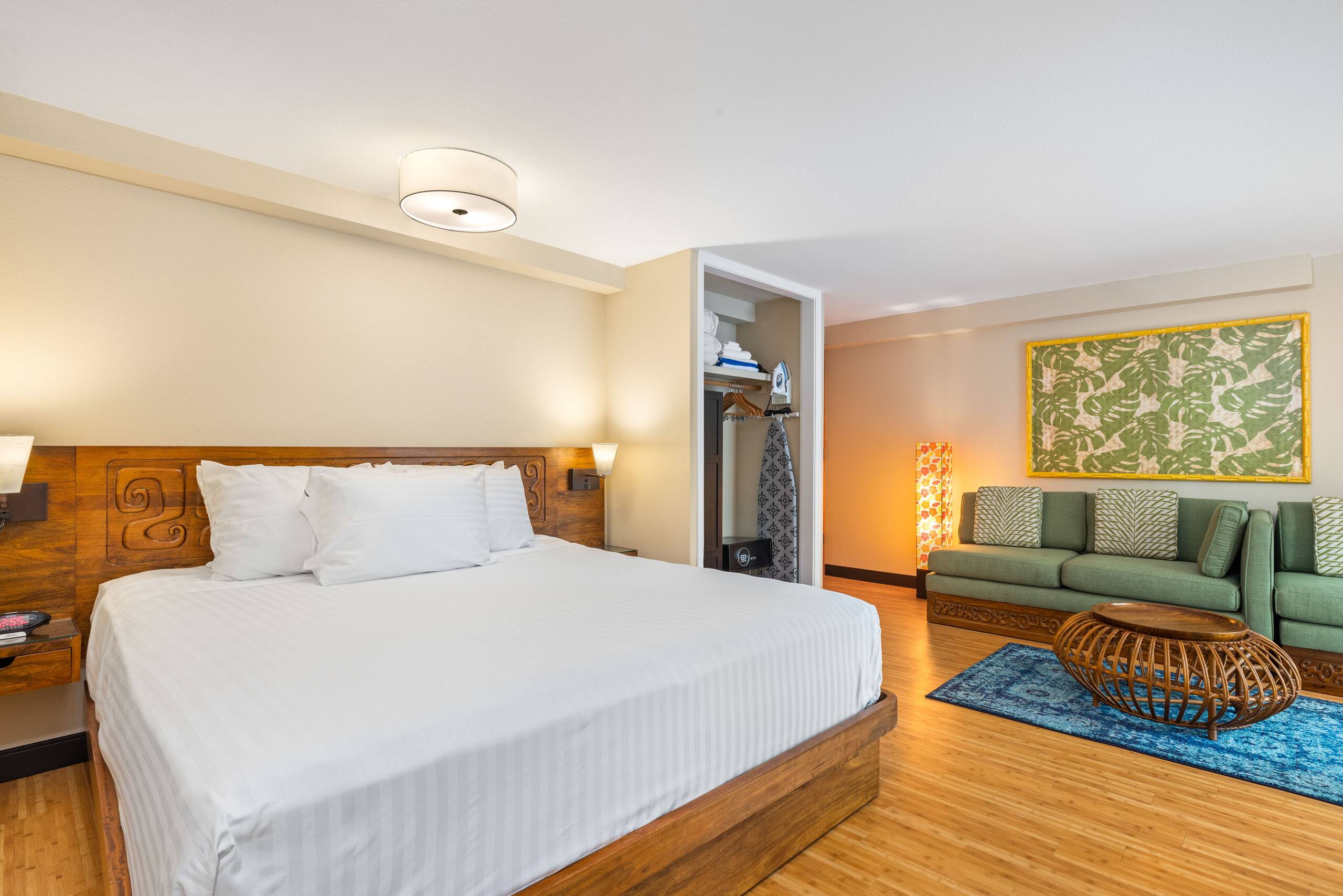 Condo in Honolulu · ★4.47 · Studio · 3 beds · No bathroom - Image 9