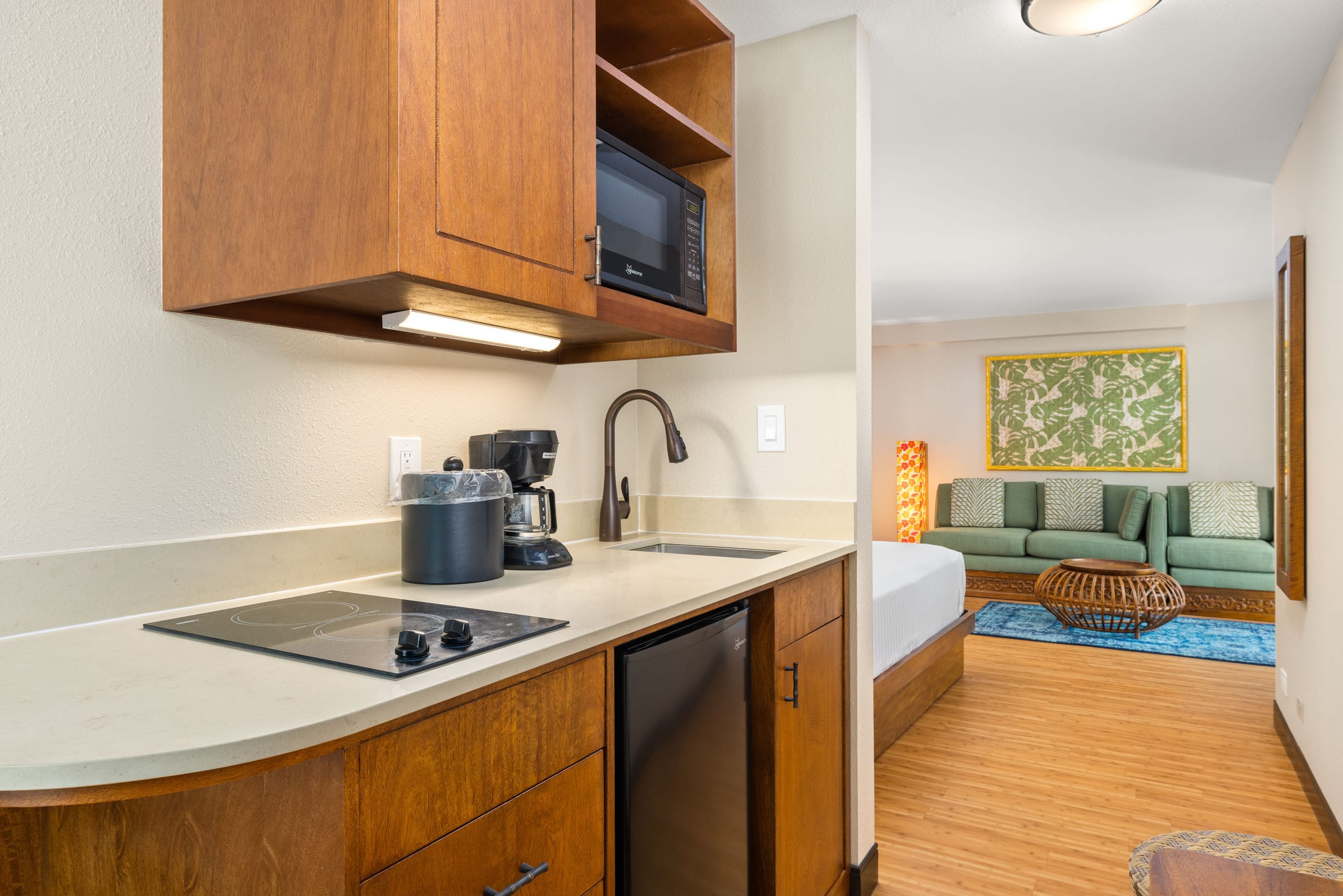 Condo in Honolulu · ★4.47 · Studio · 3 beds · No bathroom - Image 13