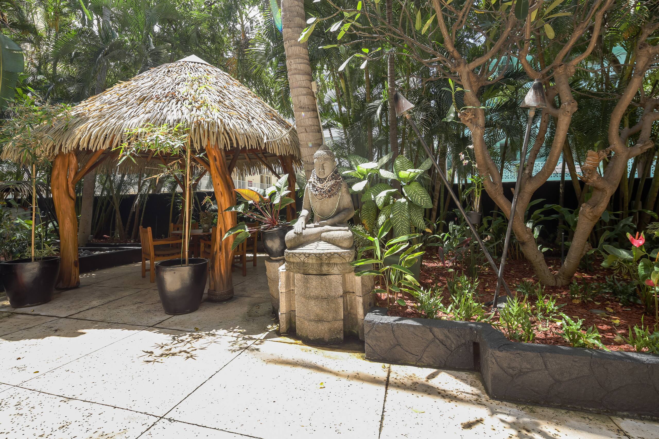 Condo in Honolulu · ★4.47 · Studio · 3 beds · No bathroom - Image 19