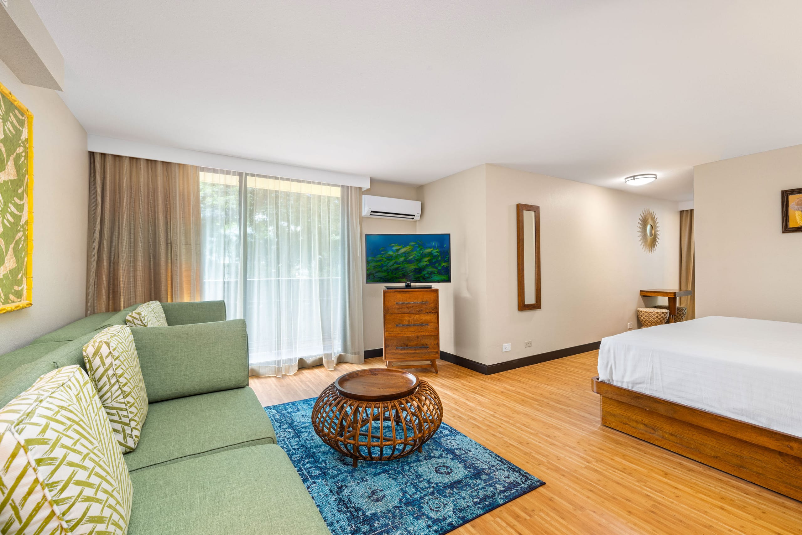 Condo in Honolulu · ★4.47 · Studio · 3 beds · No bathroom - Image 2