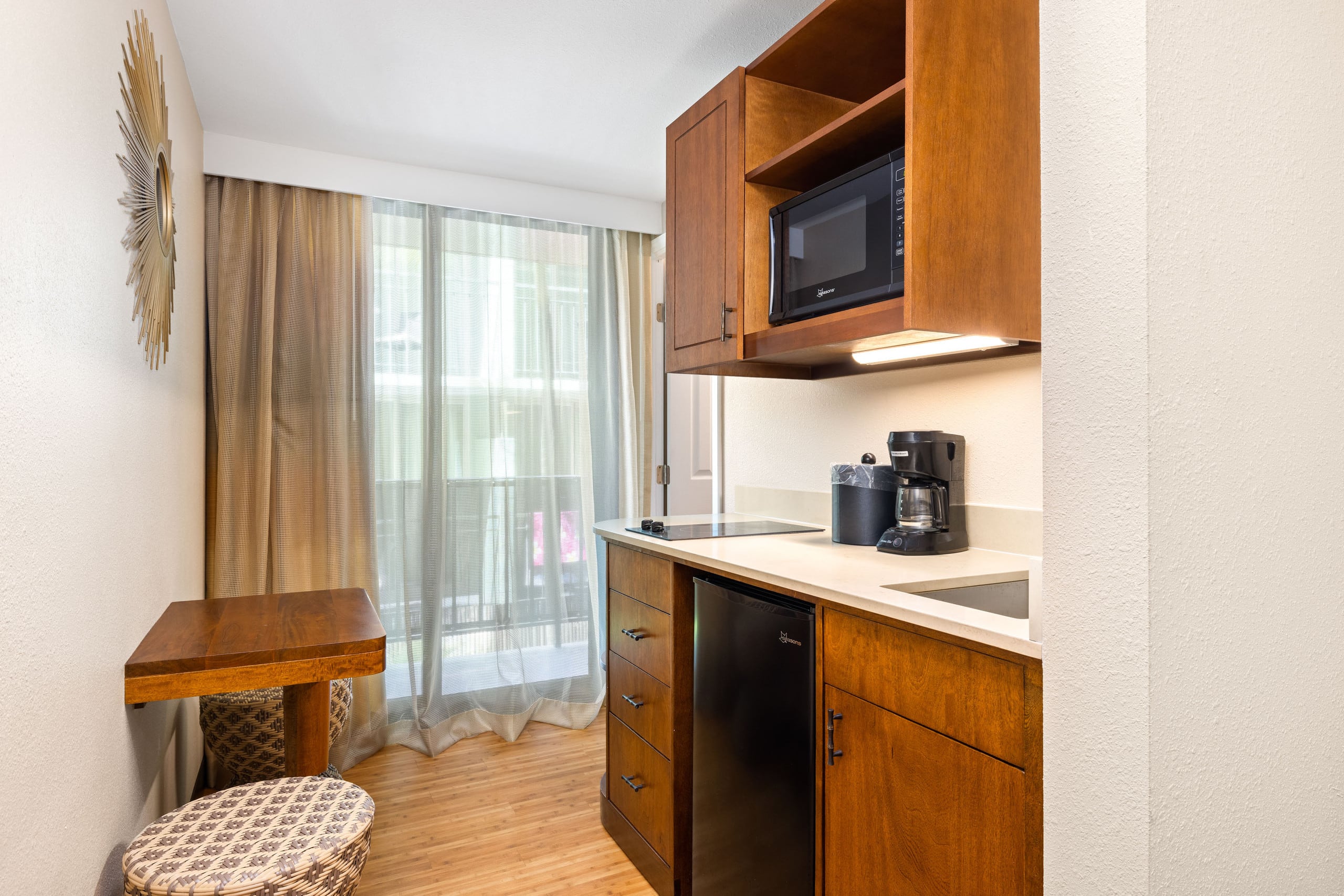 Condo in Honolulu · ★4.47 · Studio · 3 beds · No bathroom - Image 12