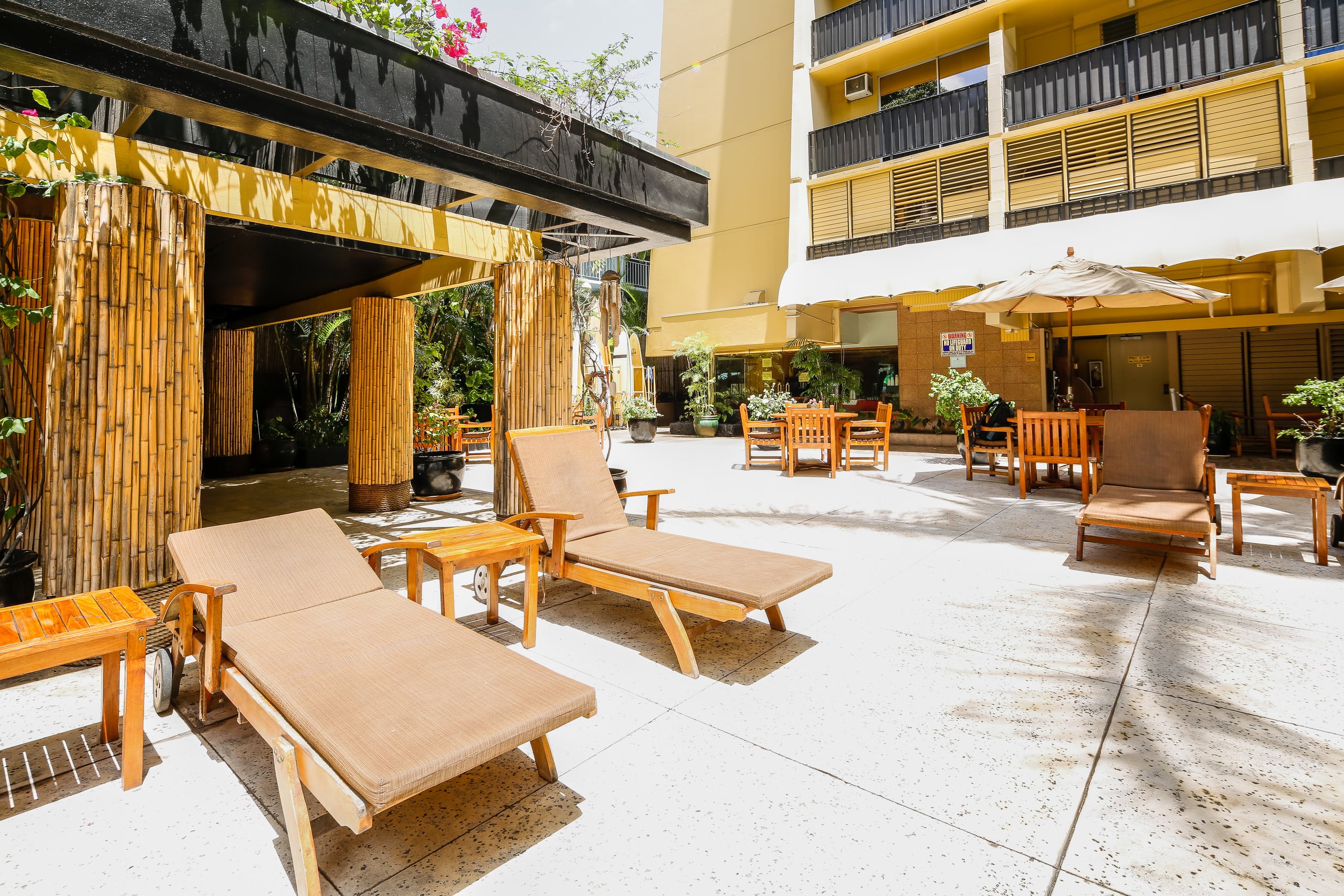 Condo in Honolulu · ★4.47 · Studio · 3 beds · No bathroom - Image 20