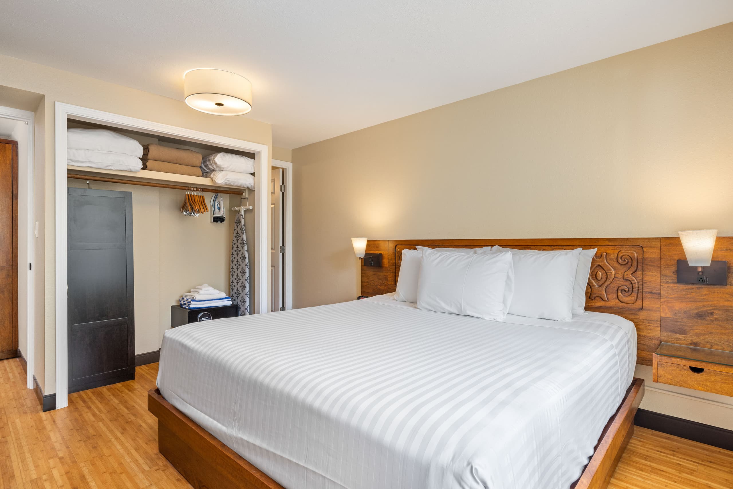 Condo in Honolulu · ★4.14 · 1 bedroom · 3 beds · 1 private bath - Image 12