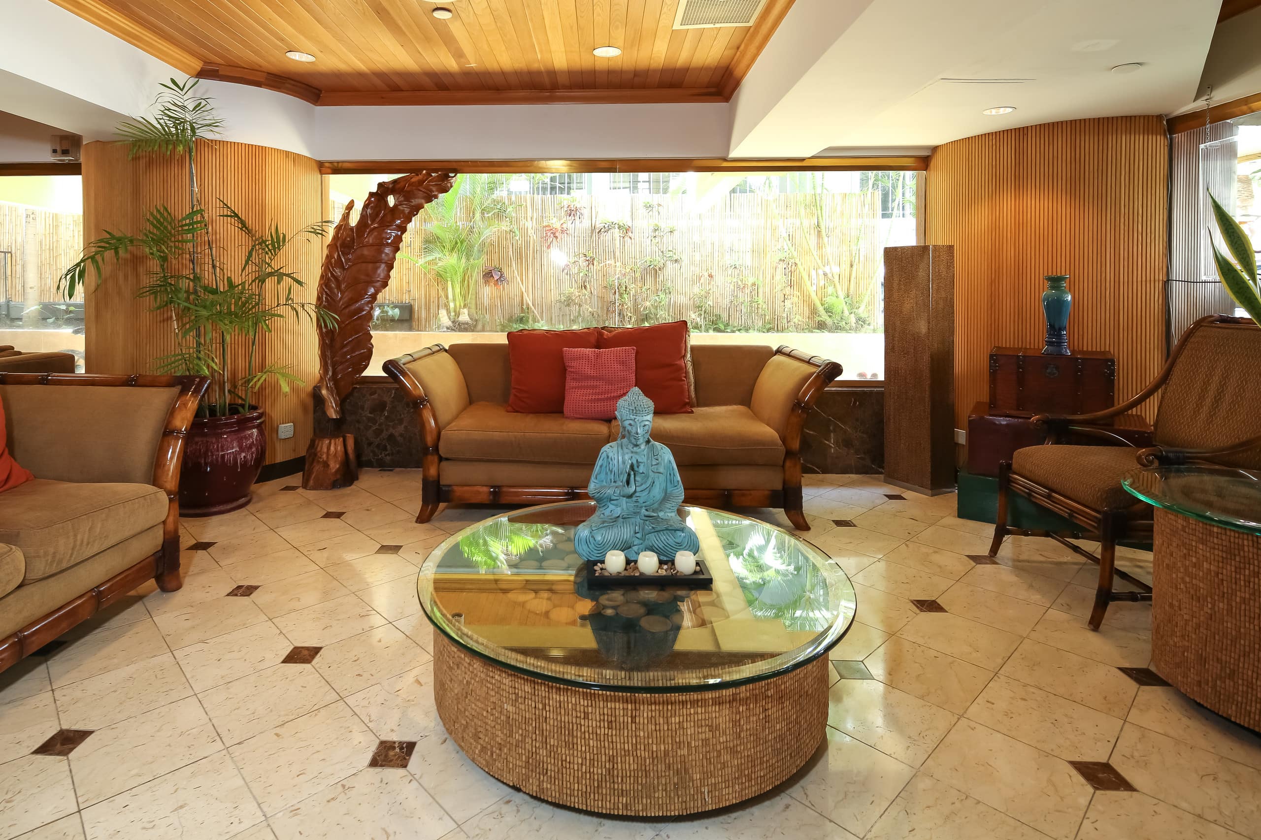 Condo in Honolulu · ★4.14 · 1 bedroom · 3 beds · 1 private bath - Image 28