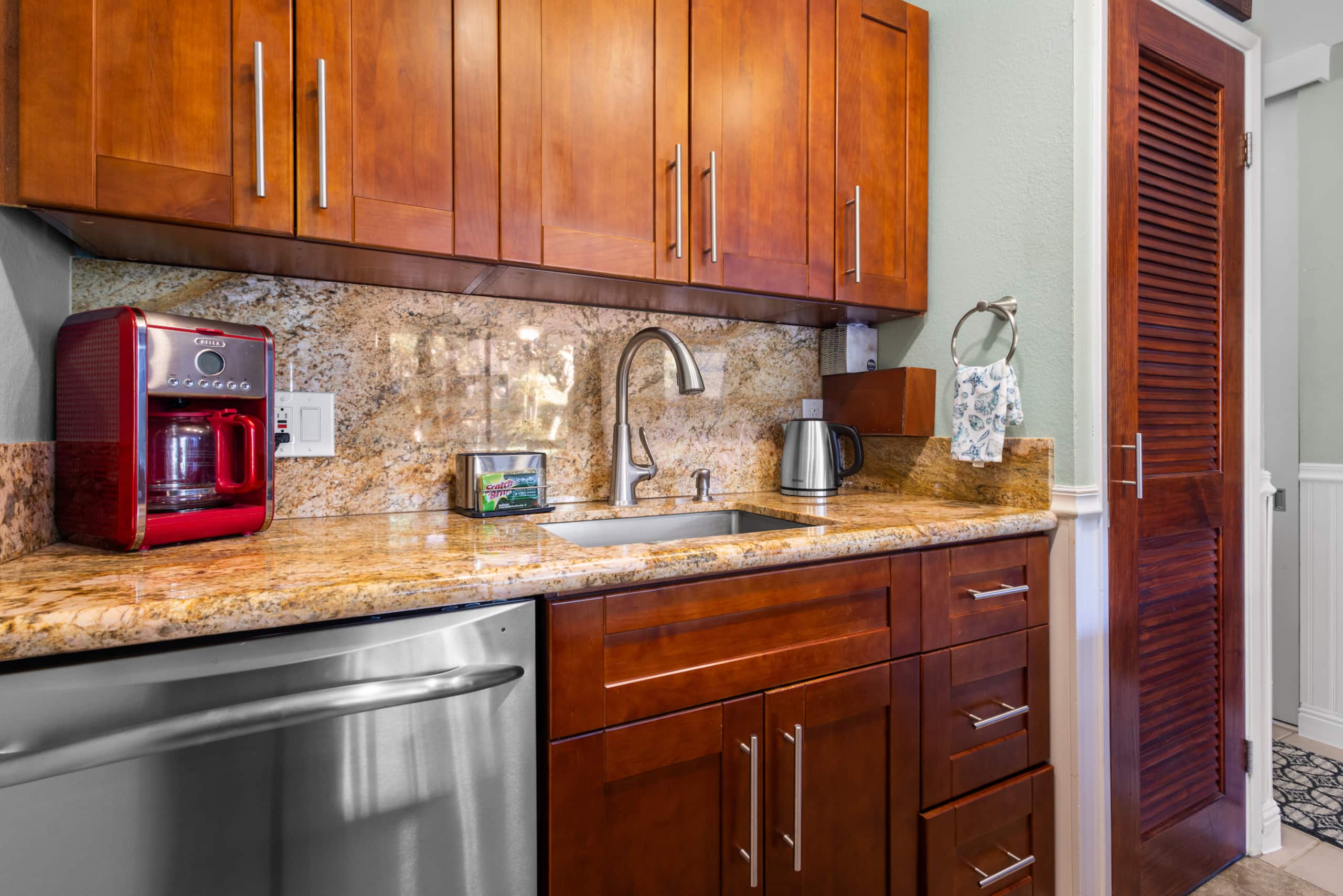 Condo in Kihei · ★4.71 · 1 bedroom · 2 beds · 1 bath - Image 13