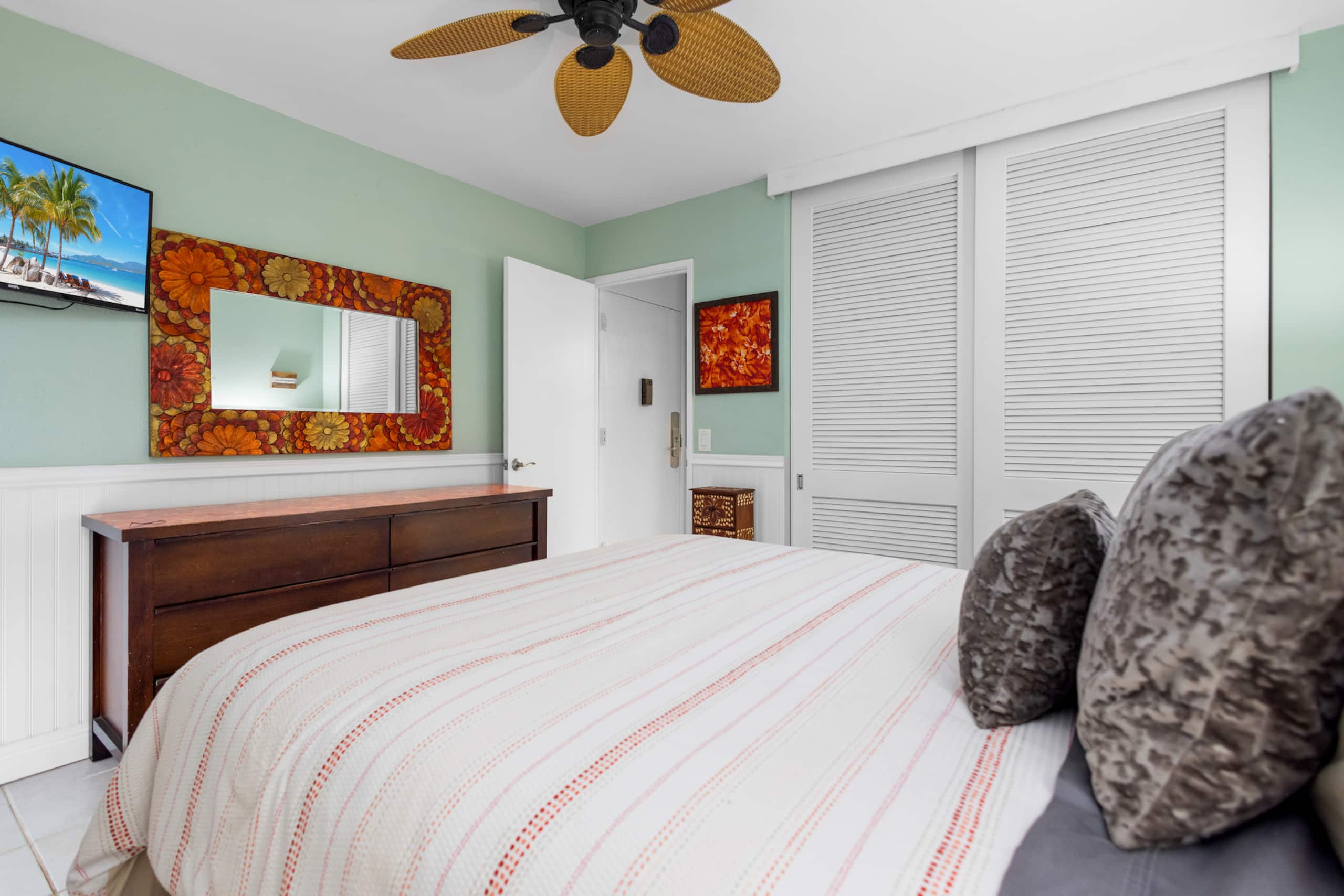 Condo in Kihei · ★4.71 · 1 bedroom · 2 beds · 1 bath - Image 11