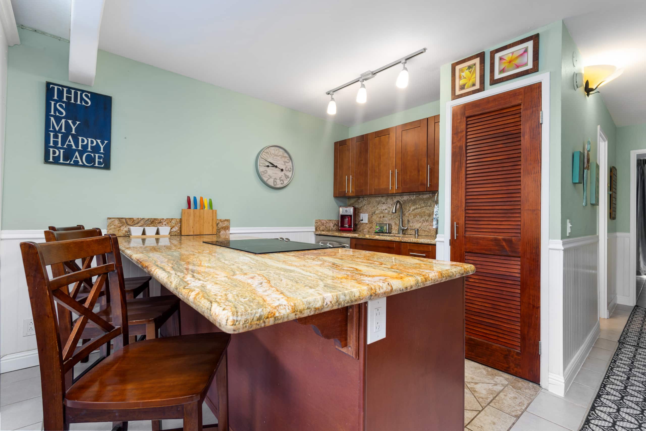 Condo in Kihei · ★4.71 · 1 bedroom · 2 beds · 1 bath - Image 5