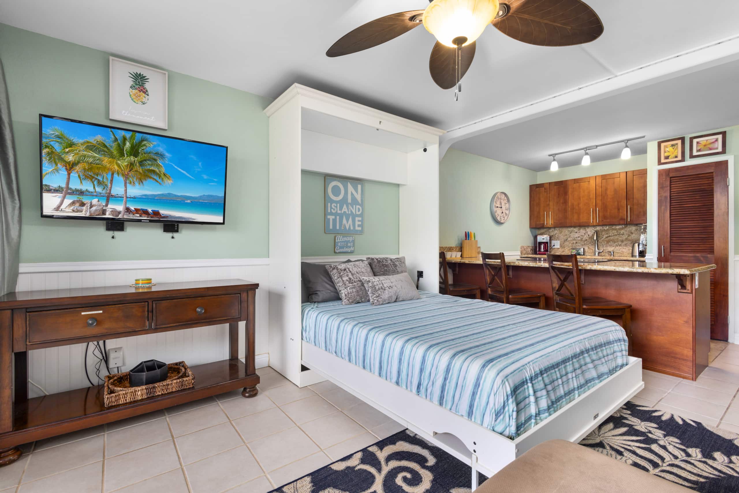 Condo in Kihei · ★4.71 · 1 bedroom · 2 beds · 1 bath - Image 18