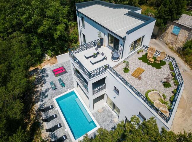 Direct Booker managed Airbnb listing 1