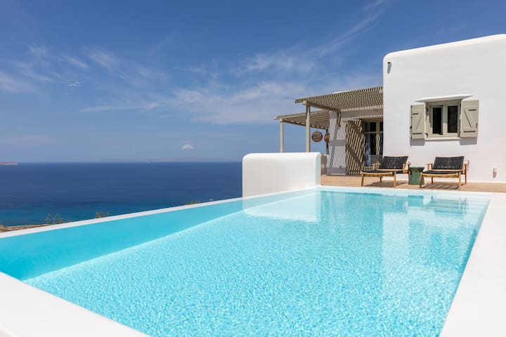 Mykonos 3 BR Luxury Villa, Private Pool, Views!