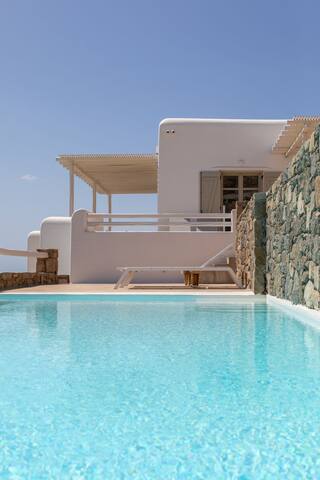 Renovated Luxury Oceanview Villa W/Pool in Mykonos gallery image 2
