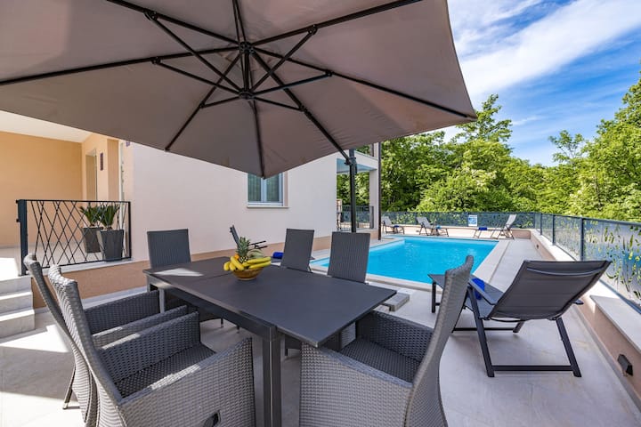 Villa In With Private Swimming Pool - Poreč