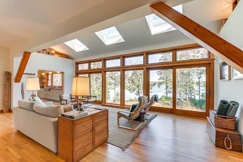 Chic Addison Home w/ Fire Pit on 8 Private Acres!