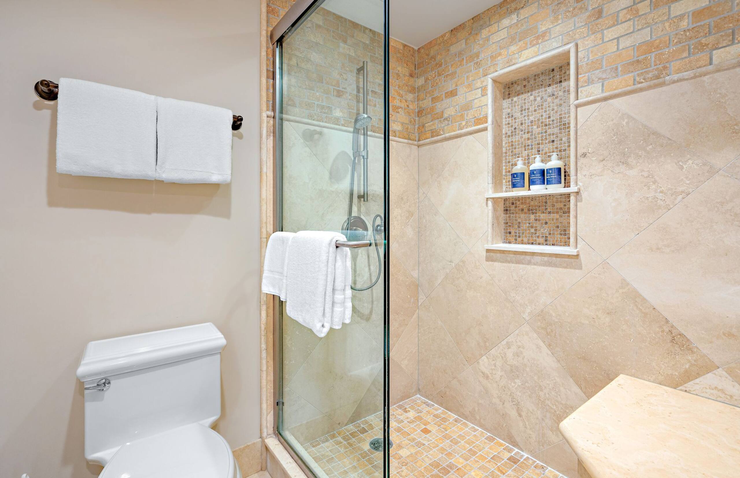 Condo in Lahaina · ★4.89 · 2 bedrooms · 3 beds · 2 baths - Image 29