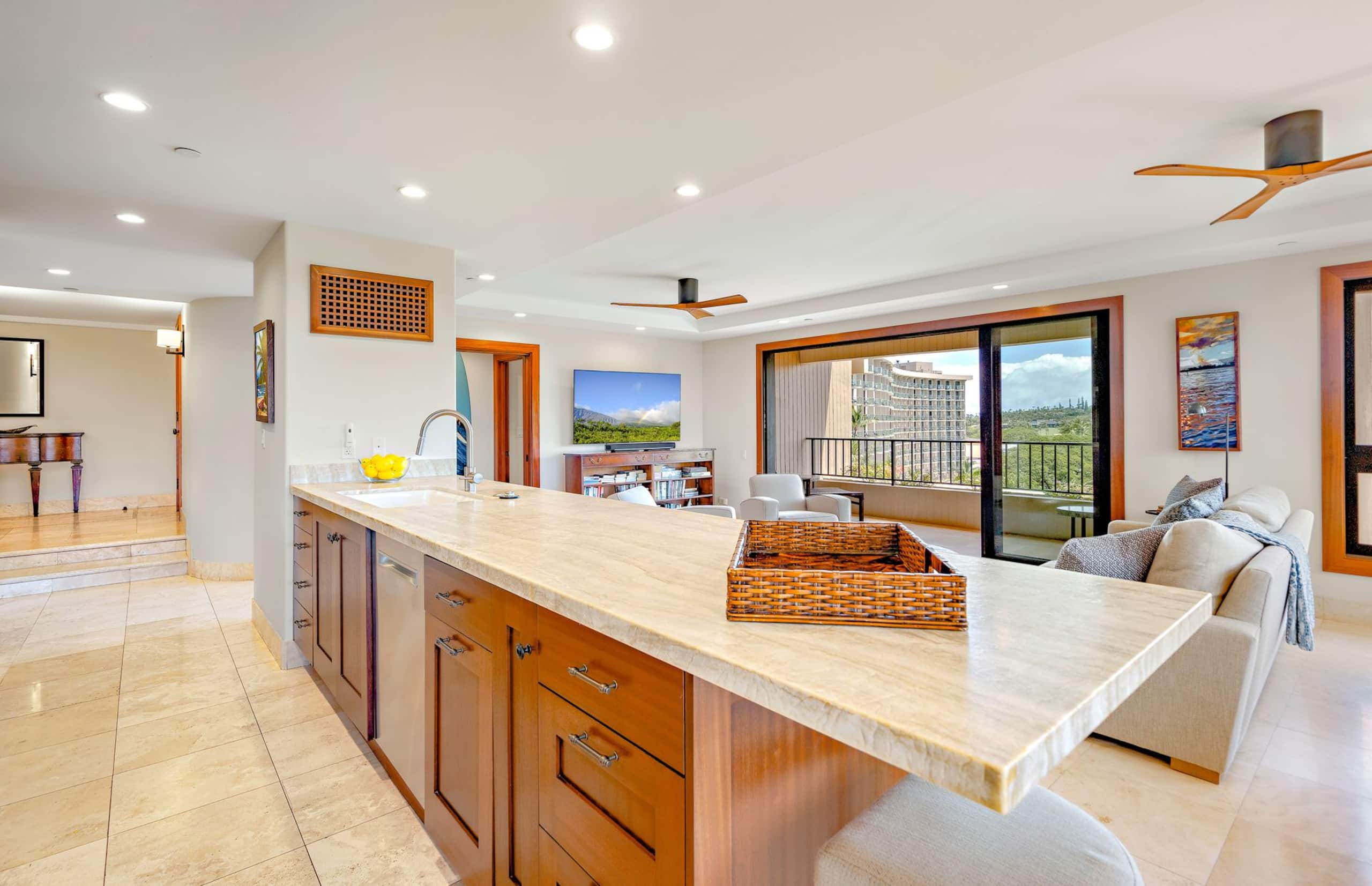 Condo in Lahaina · ★4.89 · 2 bedrooms · 3 beds · 2 baths - Image 12