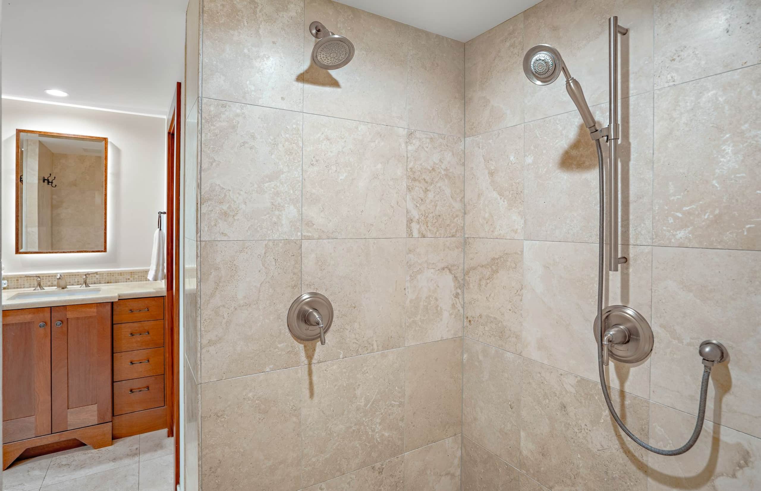 Condo in Lahaina · ★4.89 · 2 bedrooms · 3 beds · 2 baths - Image 23