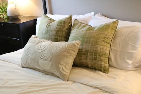 Westover Retreat-5BR -Near everything