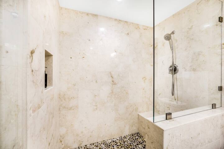 Mission Beach 3 Bed-Parking-BBQ-Beach Access gallery image 4