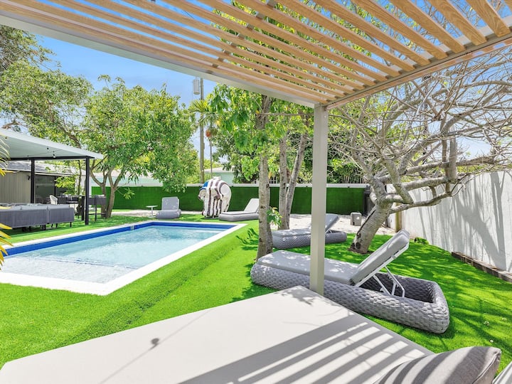 Magnificent House 5br W Pool 12ppl Prime Location - Miami, FL