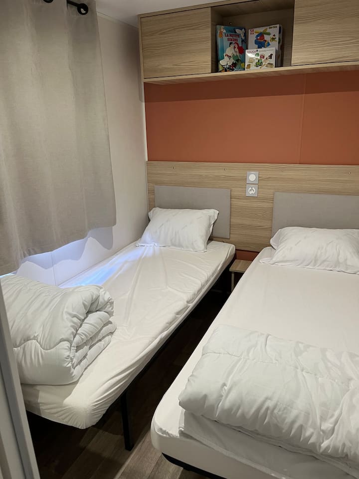 Spálňa 2 (2 jednolôžkové postele)