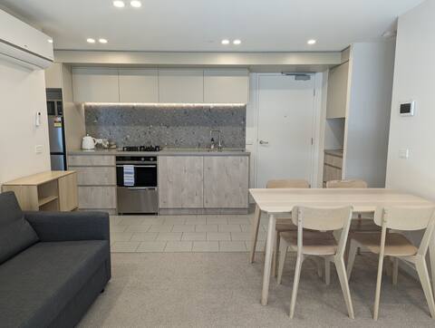 Beautiful 2bd apartment The Daisy @Dickson