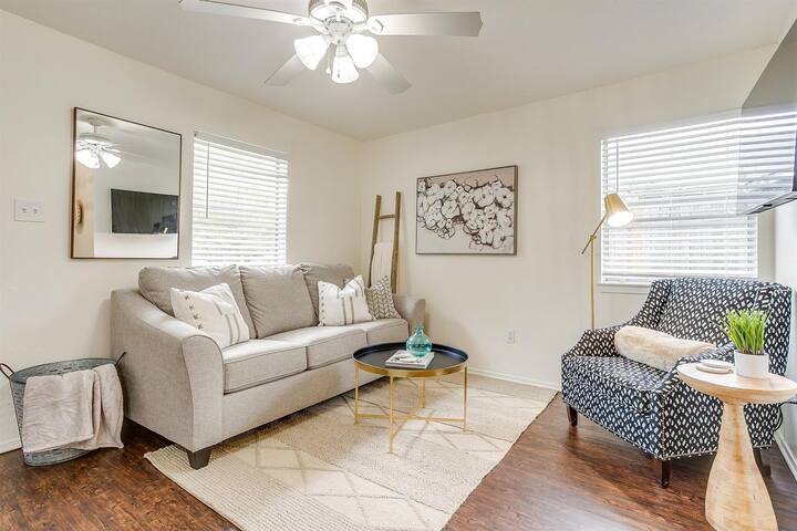 Green Door Cutie Close to Everything in The Fort!