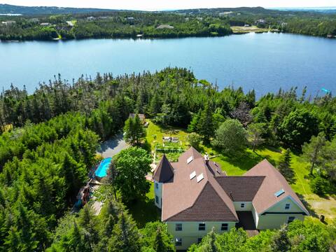 Magical Getaway! 5BR Pondside W/ Heated Pool For 9