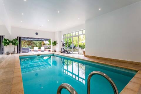 Host & Stay | The Grove