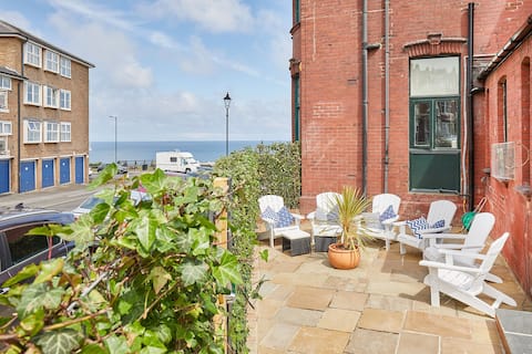 Sandside Beachfront Cottage | Perfectly Saltburn