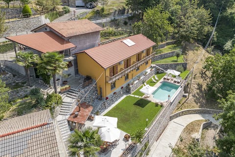 Rustic Villa Casa Aurora with pool in Genova
