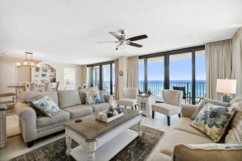 Breathtaking & Beachfront. Stay & Soak Up Sun!