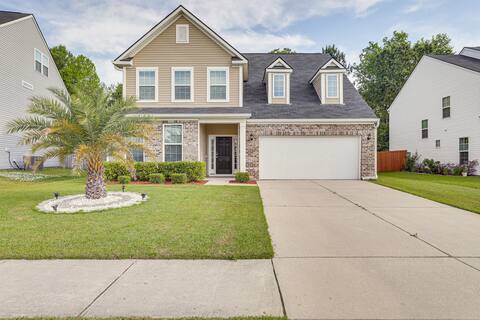 Pet-Friendly Ladson Home: 23 Mi to Charleston!