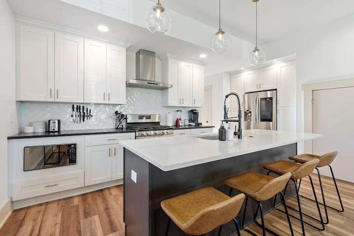 Brand New | Fun Games | Comfy Beds gallery image 3