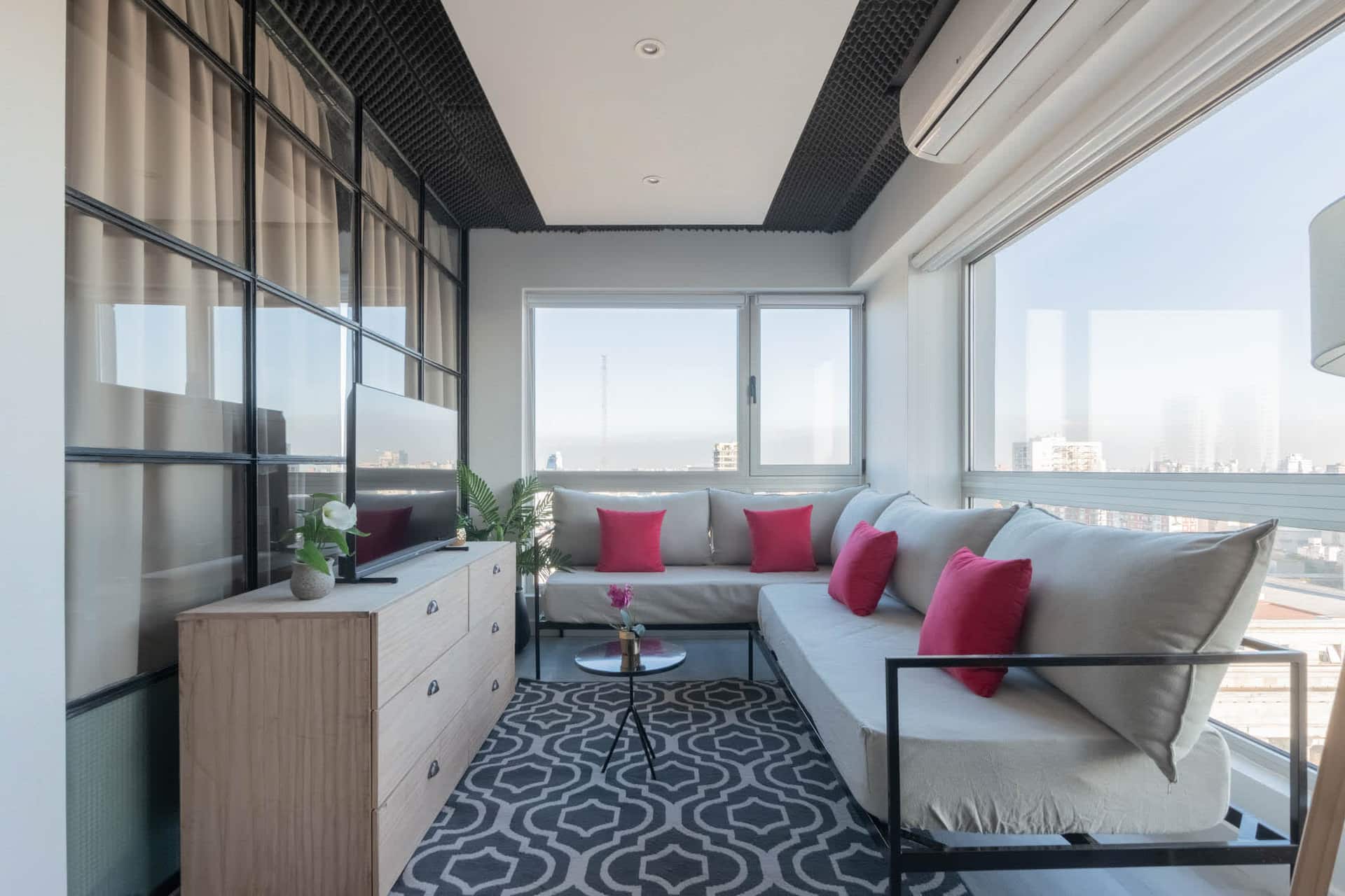 Loft de 2 dormitorios en San Telmo con balcón y cochera
