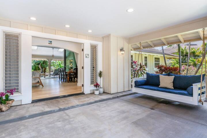 Luxurious 4BR/3.5BA House: AC, Short Walk To Beach gallery image 5