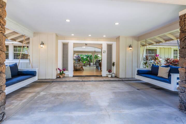 Luxurious 4BR/3.5BA House: AC, Short Walk To Beach gallery image 4