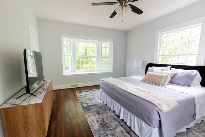 Nyumba Kuu: King Suite