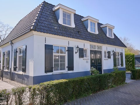 Holiday home with wellness at the Efteling