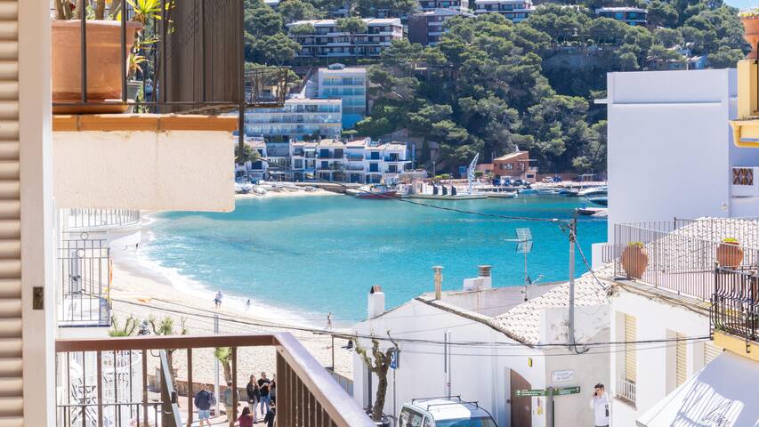 anna i – beautiful apartment with sea views in lla gallery image 2