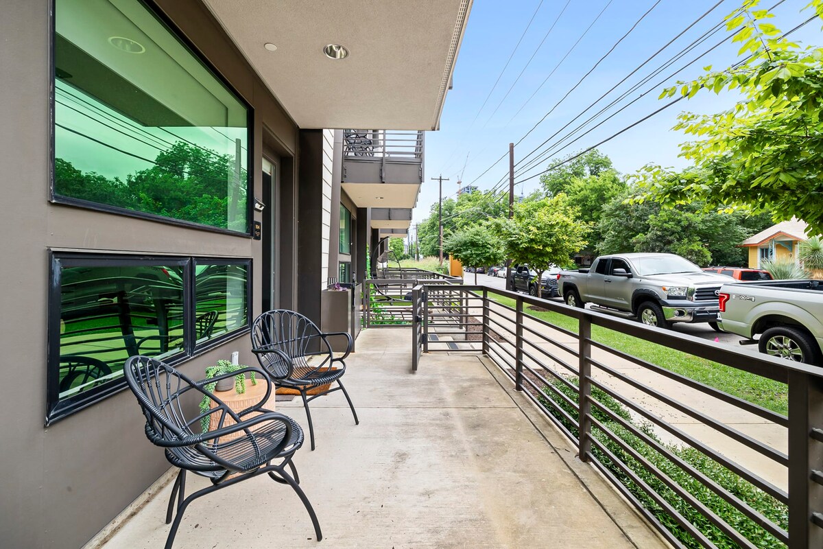 Charming DT ATX Studio | Mins to Rainey St | Patio